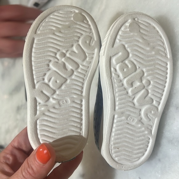 Native tie-dye kids shoes, waterproof, size 6, excellent condition, like new! - Picture 2 of 3